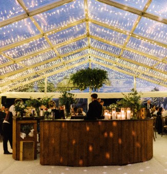 Clear_roof_with_fairy_lights.jpg