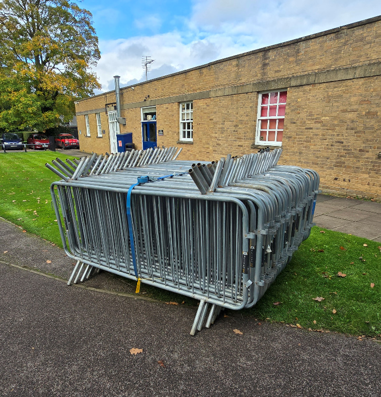 Pedestrian_barrier_hire.jpg