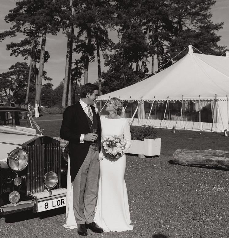 pole_marquee_white_wedding.jpg