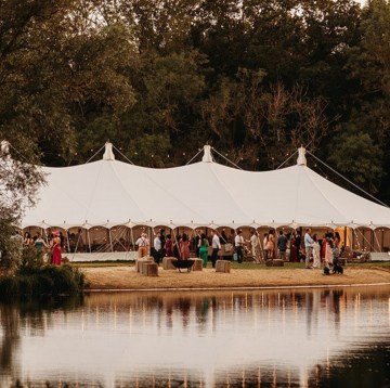 Festoons_across_marquee_ridge.jpg