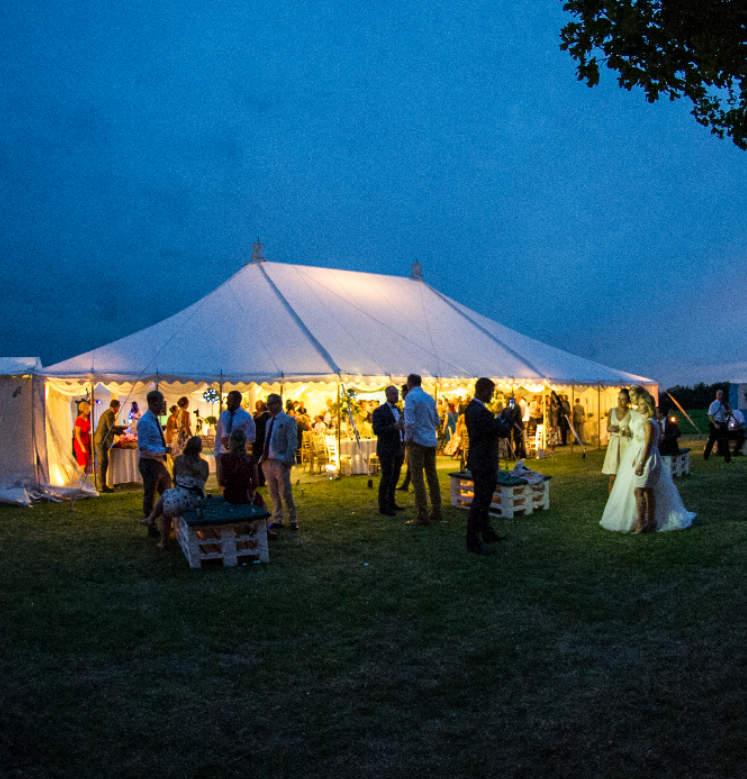 traditional_pole_marquee_night.jpg